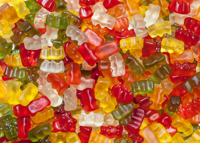 "I Don’t Think I’ll Get Any More Gummy Bears": Wife Finds Out Her Husband Has Been Lying About Gummy Flavors For 13 Years