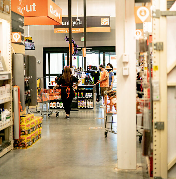 Employee Quits, Gets A Text From Manager Saying "We Will See How Long You Can Take Care Of Your Lovechild Without Us", Drama Ensues Employee Quits, Gets A Text From Manager Saying "We Will See How Long You Can Take Care Of Your Lovechild Without Us", Drama Ensues