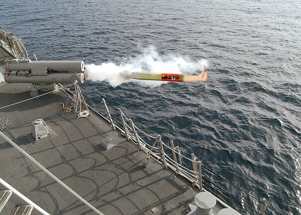 neato-torpedo-6210fdb388819-png.jpg