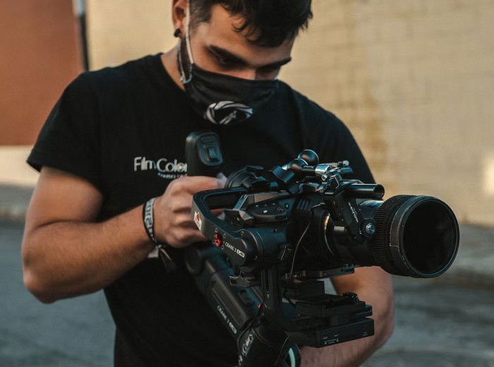 20 Operadores de cámara se sinceran sobre las cosas que ven detrás de las cámaras