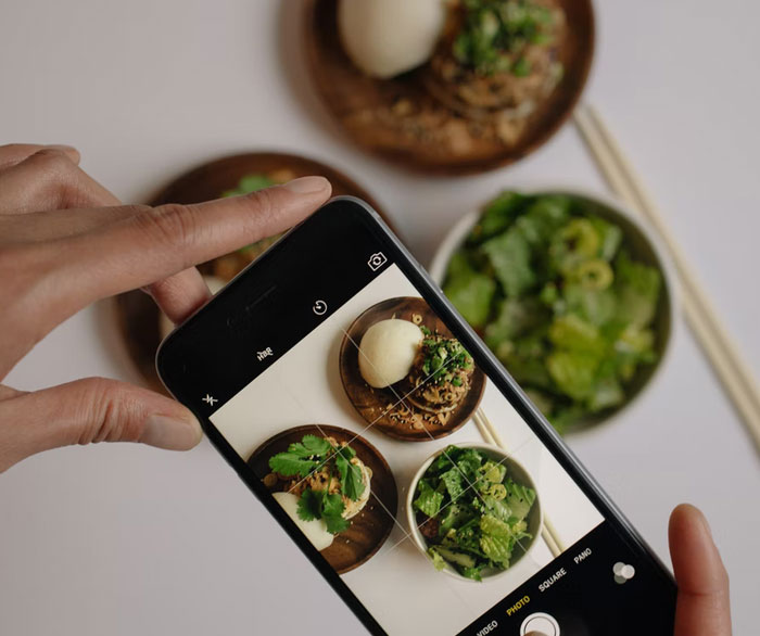 Petty Husband Annoyed That His Wife Always Takes Photos Of The Food She Makes, Ruins It To Prove A Point Petty Husband Annoyed That His Wife Always Takes Photos Of The Food She Makes, Ruins It To Prove A Point