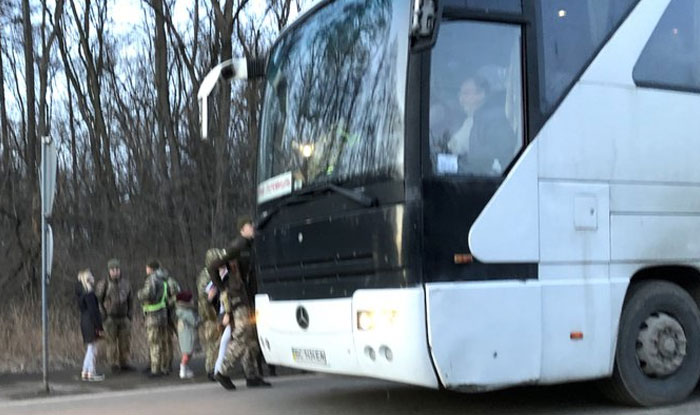 American Walks 20 Hours To Escape Ukraine, Shares "The Worst Night" Of His Life In A Viral Twitter Thread American Walks 20 Hours To Escape Ukraine, Shares "The Worst Night" Of His Life In A Viral Twitter Thread