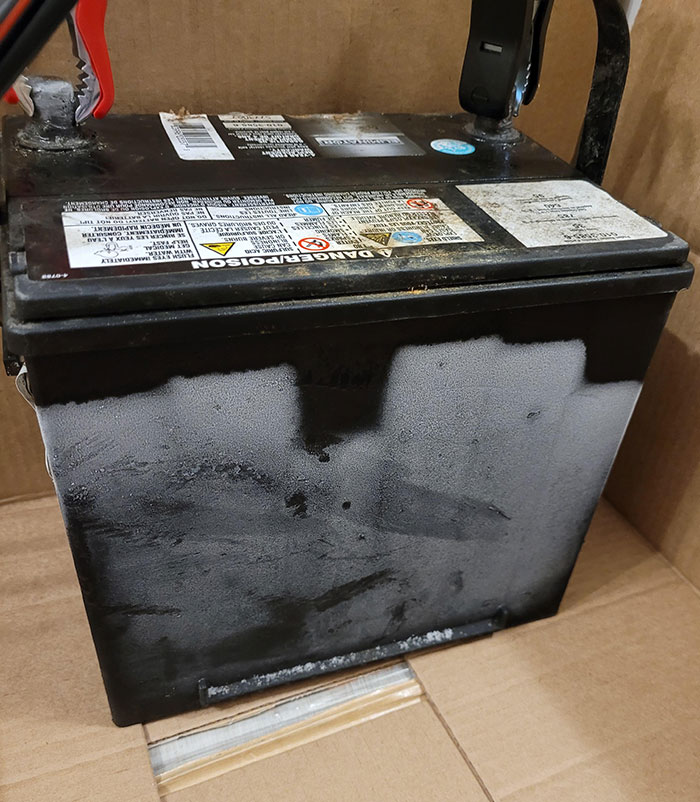 I Brought My Car Battery Inside To Charge It From -30c And The Frost Showed Me The Acid Level In Each Cell