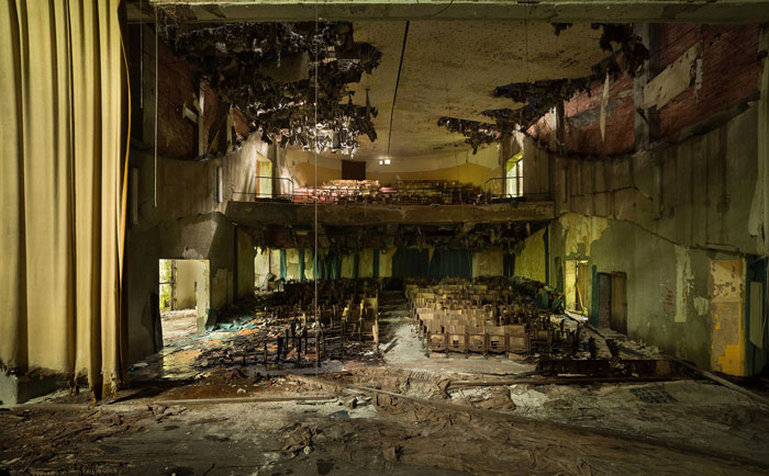 My 28 Photos Of The Remains Of Abandoned Theaters From Various Countries