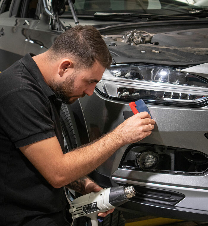 Employee Is Pushed Over The Line After Boss Berates Them For Being Late On Their Day Off Employee Is Pushed Over The Line After Boss Berates Them For Being Late On Their Day Off