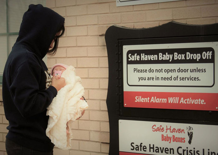 Teen Mows Lawns And Scraps Metal For Months To Save $10k And Finance A Baby Box, Which Already Saved 15 Lives Teen Mows Lawns And Scraps Metal For Months To Save $10k And Finance A Baby Box, Which Already Saved 15 Lives