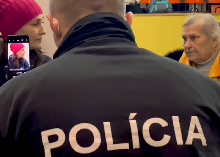 11-Year-Old Boy Who Traveled 600 Miles From Ukraine To Slovakia With Only A Phone Number On His Hand Reunites With His Mother 11-Year-Old Boy Who Traveled 600 Miles From Ukraine To Slovakia With Only A Phone Number On His Hand Reunites With His Mother