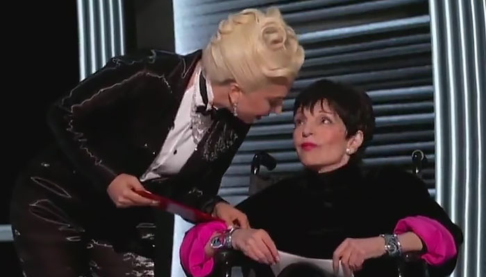 La dramática ceremonia de los Oscars terminó con un momento conmovedor y reconfortante de Lady Gaga ayudando amablemente a Liza Minnelli