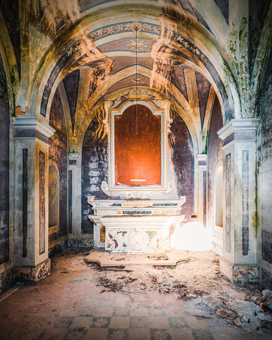 100 Photos Show The Decline Of The Church In Italy