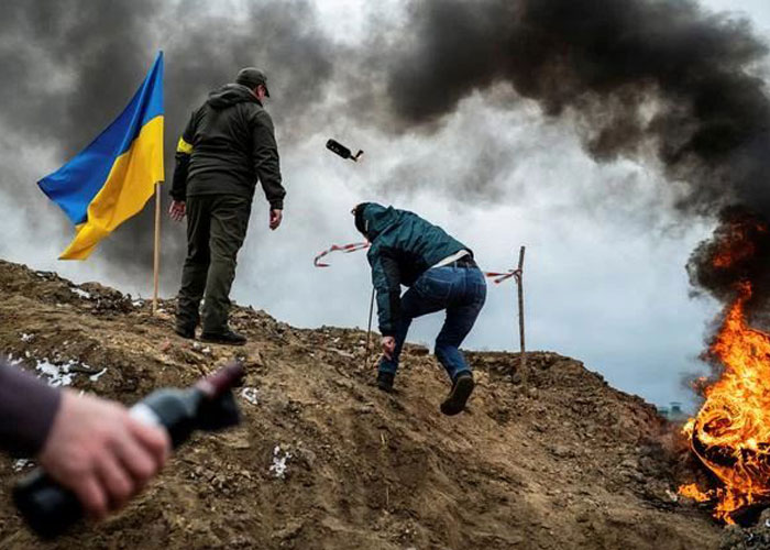 Mini Figurines Of Zelenskyy And Molotov Cocktails Raise $160K For Ukraine Relief Mini Figurines Of Zelenskyy And Molotov Cocktails Raise $160K For Ukraine Relief