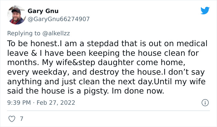 Mom Asked Parents To Post Honest And Unstaged Pictures Of Their Rooms, 33 People Deliver Mom Asked Parents To Post Honest And Unstaged Pictures Of Their Rooms, 33 People Deliver