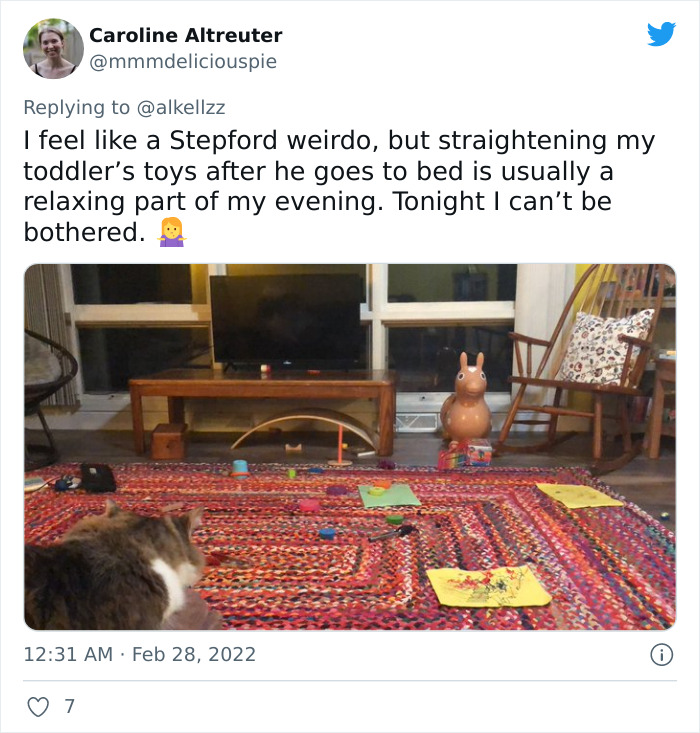 Mom Asked Parents To Post Honest And Unstaged Pictures Of Their Rooms, 33 People Deliver Mom Asked Parents To Post Honest And Unstaged Pictures Of Their Rooms, 33 People Deliver