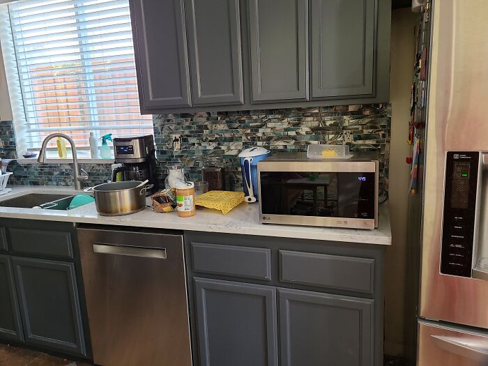 Kitchen - Remodeled Over The Summer. Cabinets Painted And Backsplash Tile Installed By Me. Had To Have Someone Set The New Countertops.