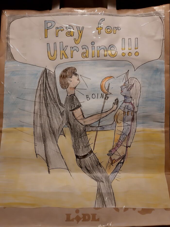 Even Fictional Universes Pray For Ukraine, Shown With An Upcycling Of A Shopping Bag