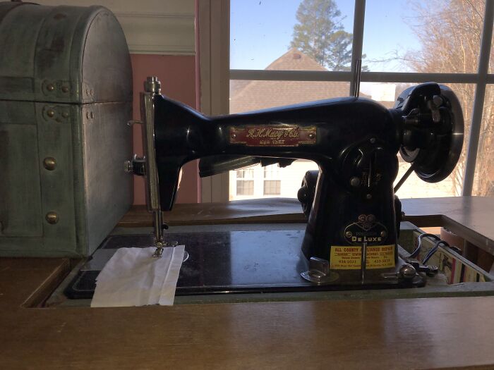 Early 1950s Sewing Machine From Macy’s. Belonged To My Great-Aunt And Still Works Perfectly!