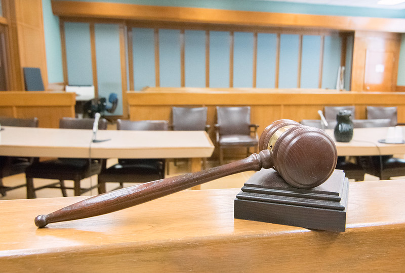 Mansplainer Too Smug For His Own Good “Lays Down” Phone Usage Etiquette In Court To Woman Who Turns Out To Be A Judge Mansplainer Too Smug For His Own Good “Lays Down” Phone Usage Etiquette In Court To Woman Who Turns Out To Be A Judge