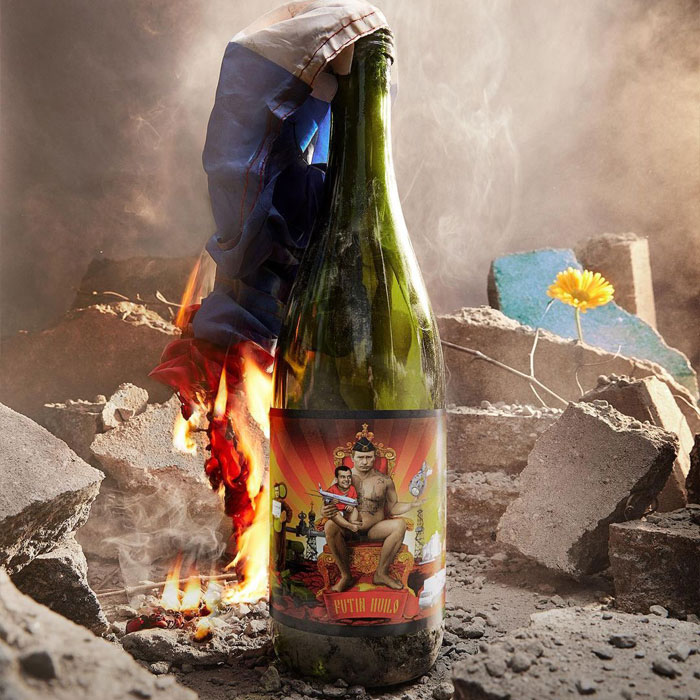 Mini Figurines Of Zelenskyy And Molotov Cocktails Raise $160K For Ukraine Relief Mini Figurines Of Zelenskyy And Molotov Cocktails Raise $160K For Ukraine Relief