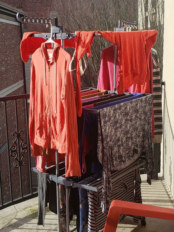When The Sun Hits Your Laundry, Like You're Saving That Money, That's Amore!