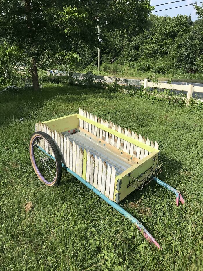 Carro de jardín que hice para mi esposa. Casi todo reutilizado, reciclado o de materiales gratis