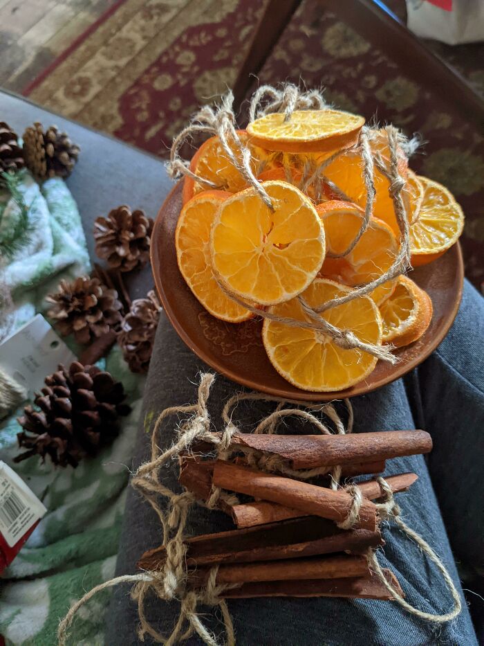 Very Cheap Home Made Tree Ornament Ideas! Pinecones, Roasted Orange Slices At 150 For 3hrs, And Cinnamon Sticks
