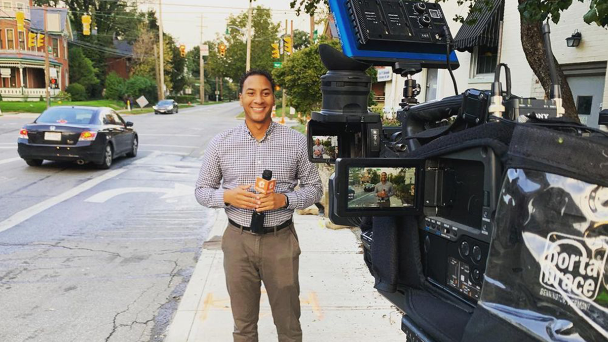 Mom Interrupts Son’s Live Shoot, Leaves Cameraman in Stitches, And Becomes Internet Sensation