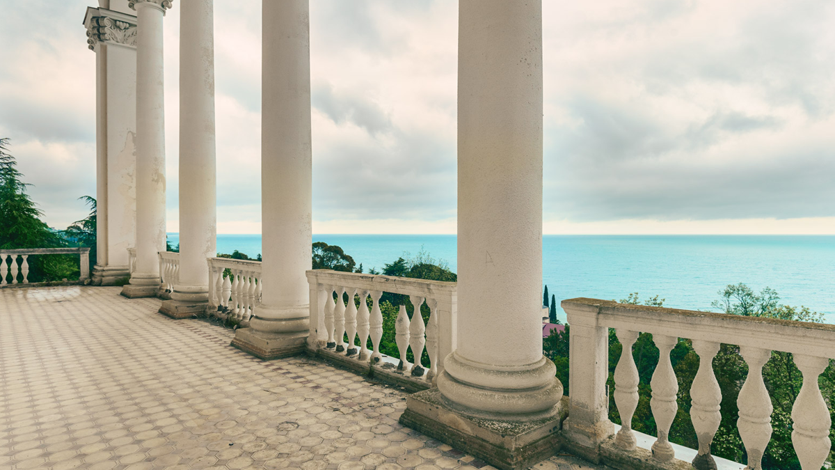 Let Me Show You The Jaw-Dropping Ruins Of Abkhazia (23 Pics)