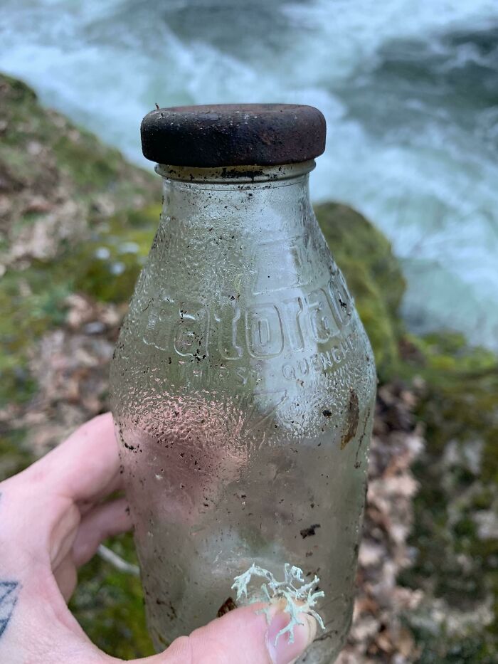 Found This Glass Gatorade Bottle Out On A Nature Walk Today! The Top Was Sticking Out Of Some Deep Mulchy Ground. Glass Bottles Were Discontinued In 1998!