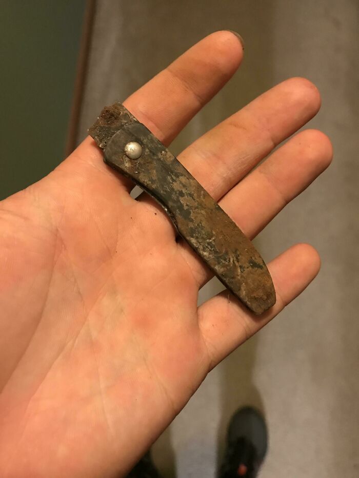 Found A Knife I Lost Years Ago In The Yard With A Metal Detector