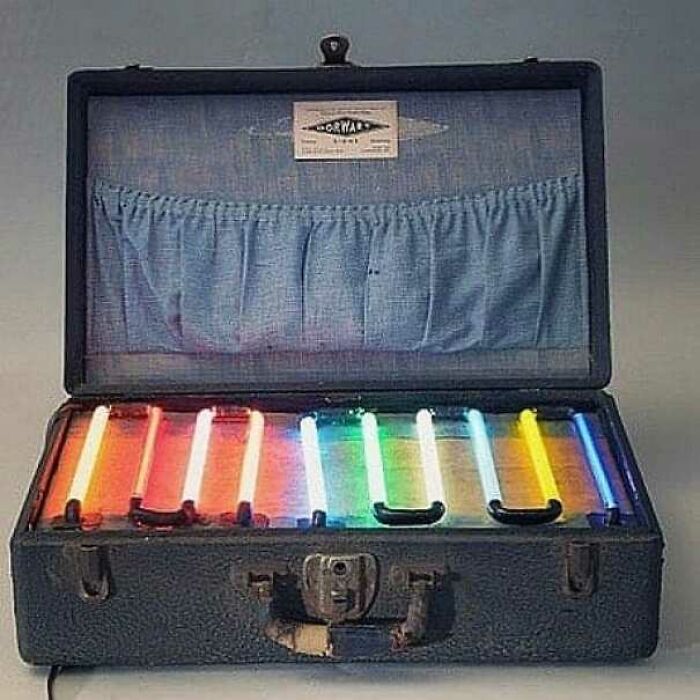 Maletín de muestras de un vendedor de luces de neón, 1935 aprox.