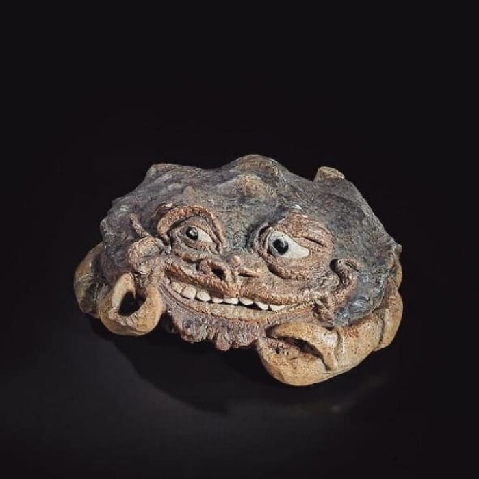 Late Victorian Art Pottery Known As Martinware, Which Depicts A Horrifying Crab With A Grotesque Human Face