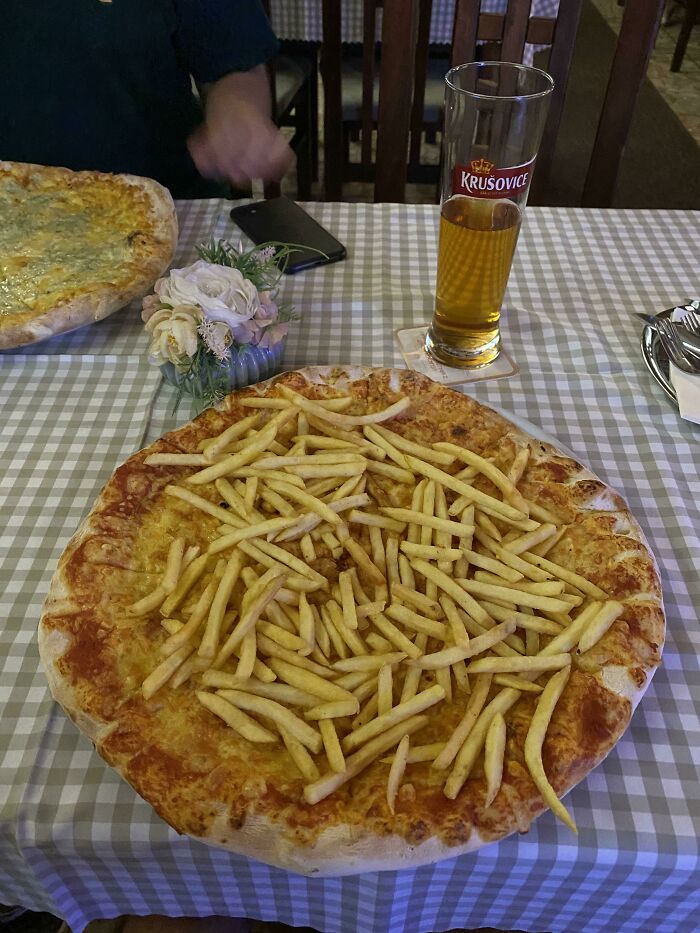 La “Pizza Americana” que pedí en Eslovaquia