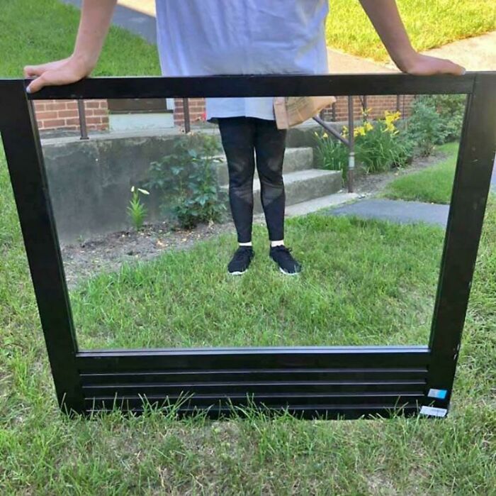 Man Shows Off Tiny Legs In Mirror