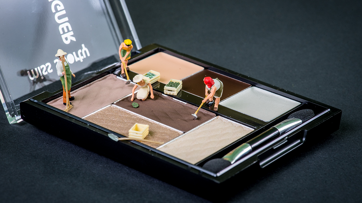 I Use Everyday Objects To Create Tiny Worlds (20 New Pics)