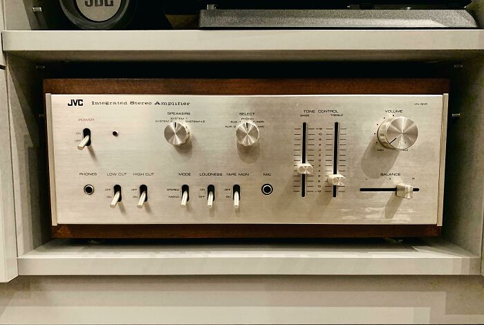 Jvc Vn-300 Amplifier From The 70s That Will Continue To Run In Our Home For A Few Decades
