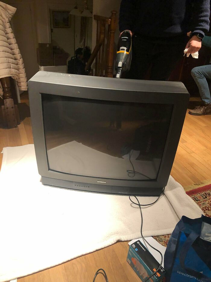 Hitachi Television From 1999. Still Works And Has Not Needed Service 23 Years. End Of An Era, Though