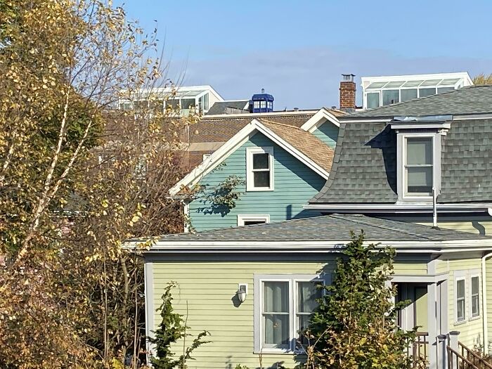 La TARDIS en un tejado de Cambridge, Massachusetts