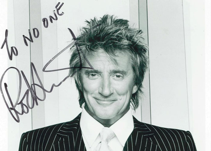 “My Ferrari Can’t Go Through,” Jokes Sir Rod Stewart Whilst Filling In Potholes Near His Essex Home “My Ferrari Can’t Go Through,” Jokes Sir Rod Stewart Whilst Filling In Potholes Near His Essex Home