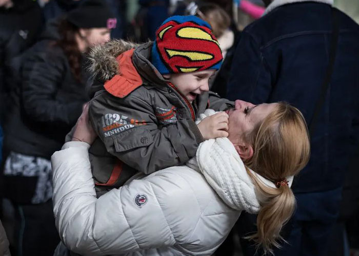 Polish Parents Leave Baby Strollers For Arriving Ukrainian Refugees As An Act Of Solidarity Polish Parents Leave Baby Strollers For Arriving Ukrainian Refugees As An Act Of Solidarity