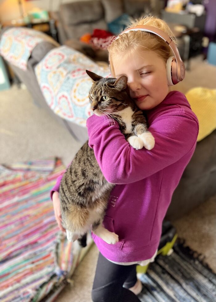 Wisconsin Spring: Sun & Snuggles For A Second