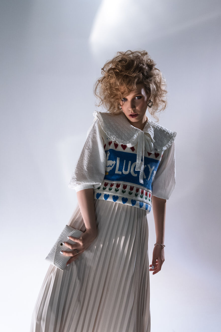 "Alice Nowadays": We Did A Themed Alice In Wonderland Photoshoot (26 Pics)