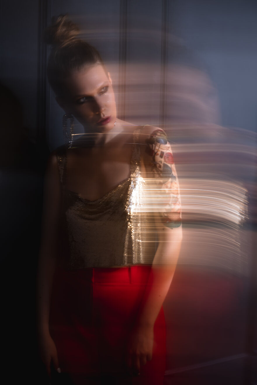 "Alice Nowadays": We Did A Themed Alice In Wonderland Photoshoot (26 Pics)