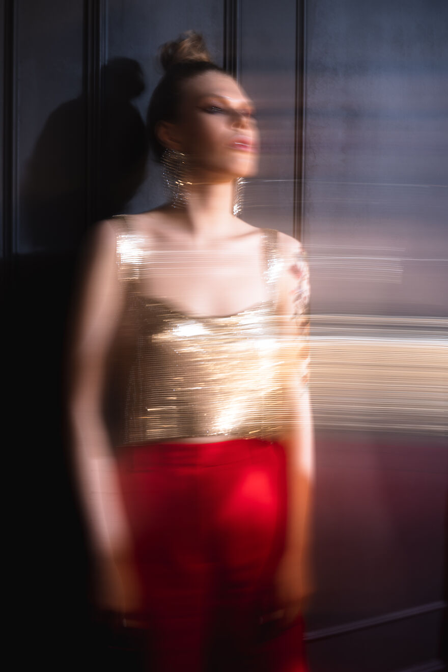 "Alice Nowadays": We Did A Themed Alice In Wonderland Photoshoot (26 Pics)