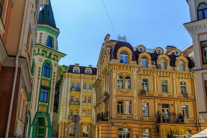 Beautiful But Intriguing Place In Kyiv - Vozdvizhenka. Called "The Oligarch’s Ghost Town"⁣ ⁣