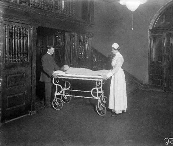 In 1922, Scientists Entered A Ward Of Dying Children, All In Comatose Diabetic Ketoacidosis, And Injected A New Drug (Insulin) Into Them As Families Were Already Beginning To Grieve