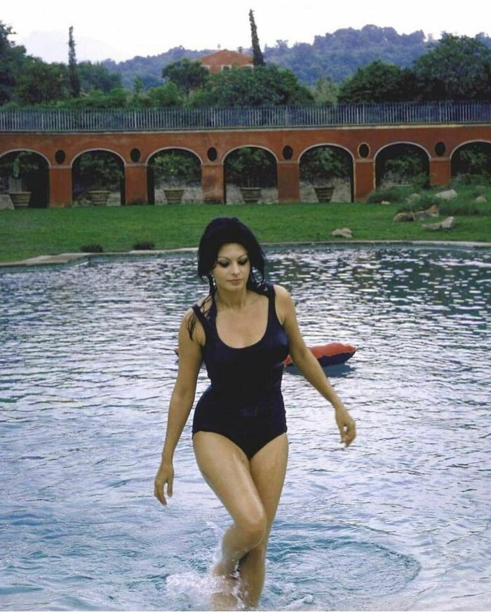 Sophia Loren’s Roman Villa | 1964. The Grande Villa Comprised Of 50 Meticulously Decorated Rooms, Including Lavish Guest Suits And Extensive Gardens
