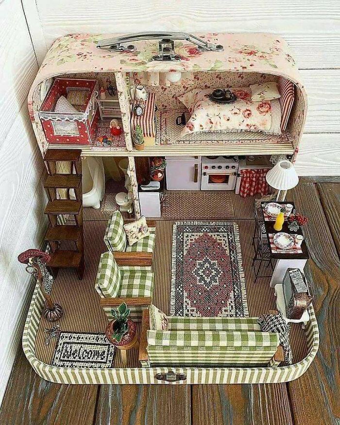 How Sweet Is This Little Suitcase Doll House?