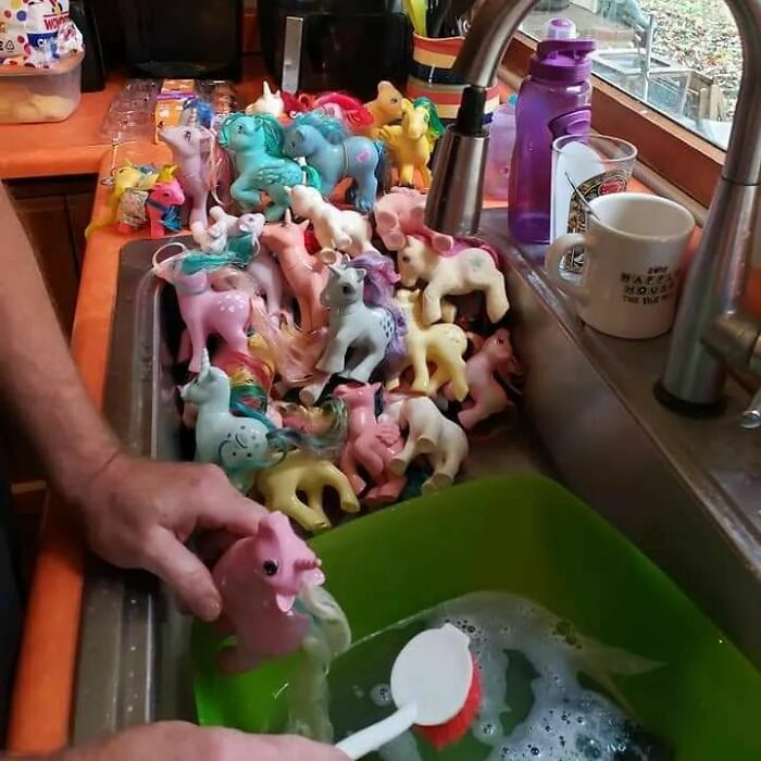 "My Boyfriend Bought A Box Of Vintage My Little Pony's At An Auction. They Are For Our Daughter That's Turning Seven On October 31st 🎃 They Needed A Good Scrub. I Grew Up With These In The 80's And Love Gifting Them To To Her ❤"