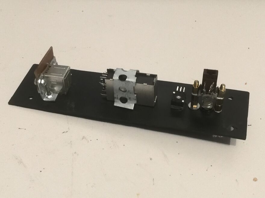 How I Re-Built My Car Radio Instead Of Turning It Into E-Waste How I Re-Built My Car Radio Instead Of Turning It Into E-Waste