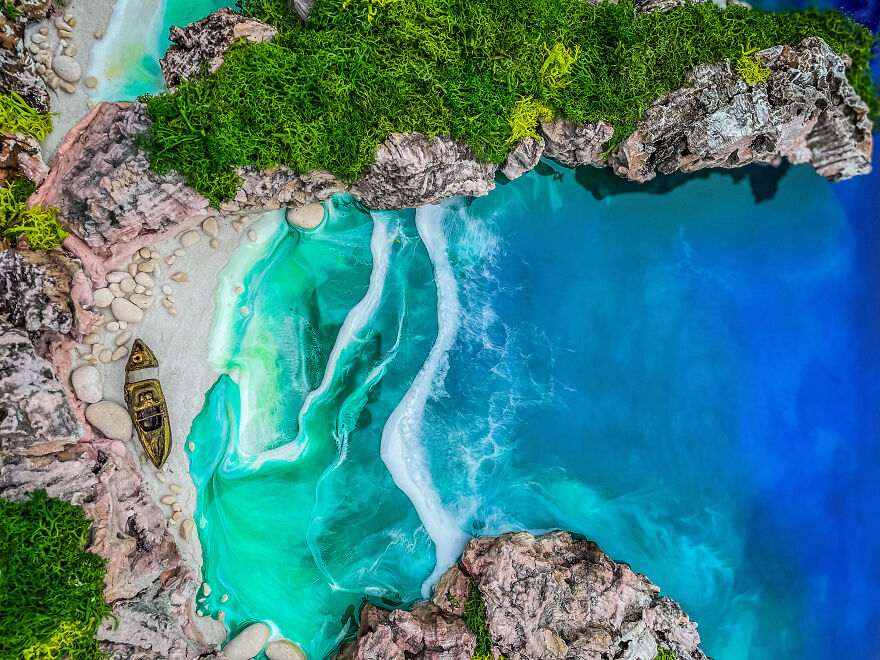 I Made These Beach-And-Lake-Inspired Wall Art Pieces With Preserved Moss I Made These Beach-And-Lake-Inspired Wall Art Pieces With Preserved Moss