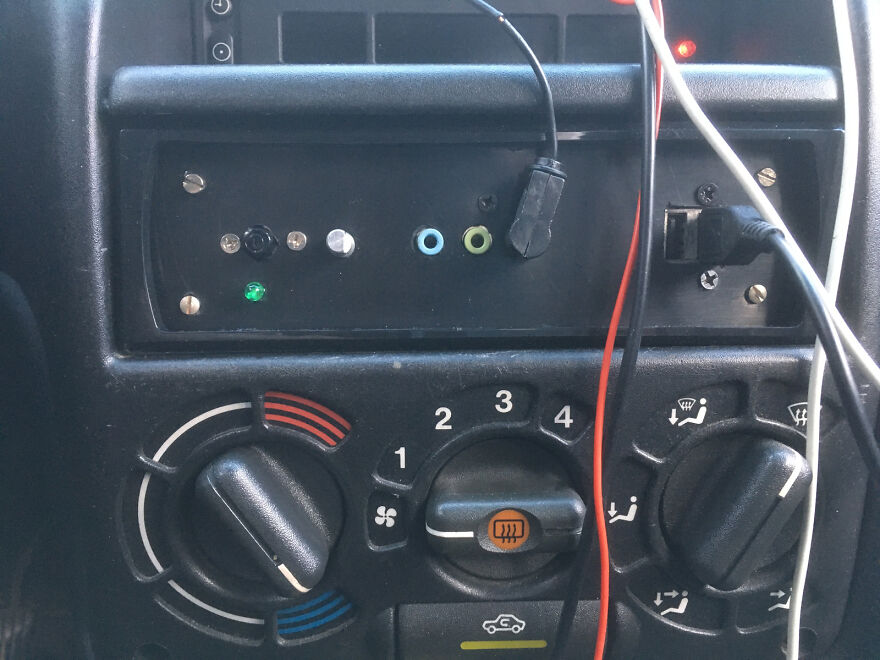 How I Re-Built My Car Radio Instead Of Turning It Into E-Waste